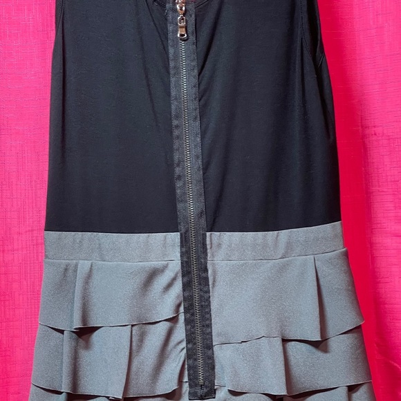 FOREVER 21 BLACK & GRAY RUFFLE DRESS SIZE M - Picture 9 of 10